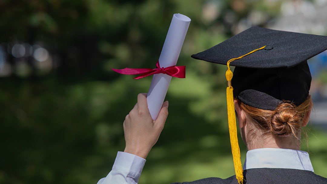 Como Traduzir Diploma de Graduação, Mestrado e Doutorado Para Validação no Exterior