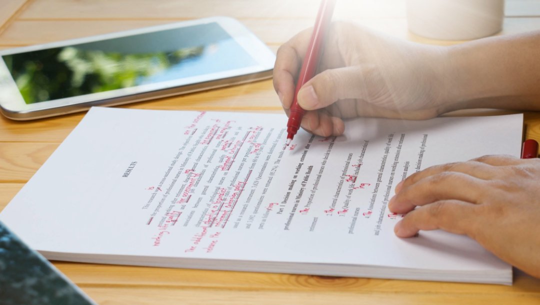 Revisão Profissional de Textos Técnicos: Evite Erros Que Comprometem a Credibilidade