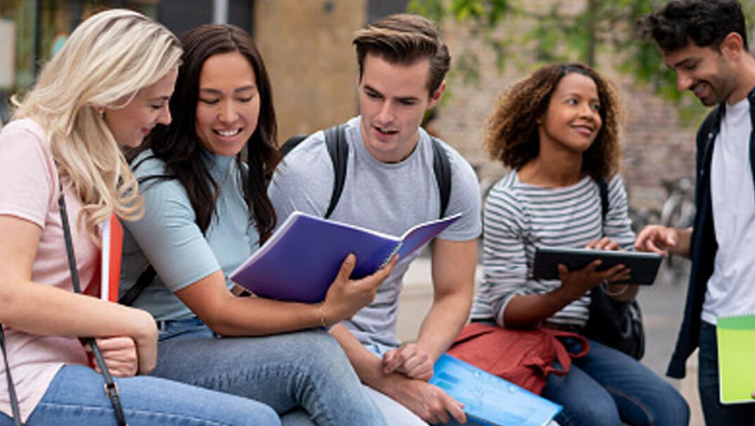 Tradução de Documentos Para Solicitação de Bolsa Erasmus na Europa