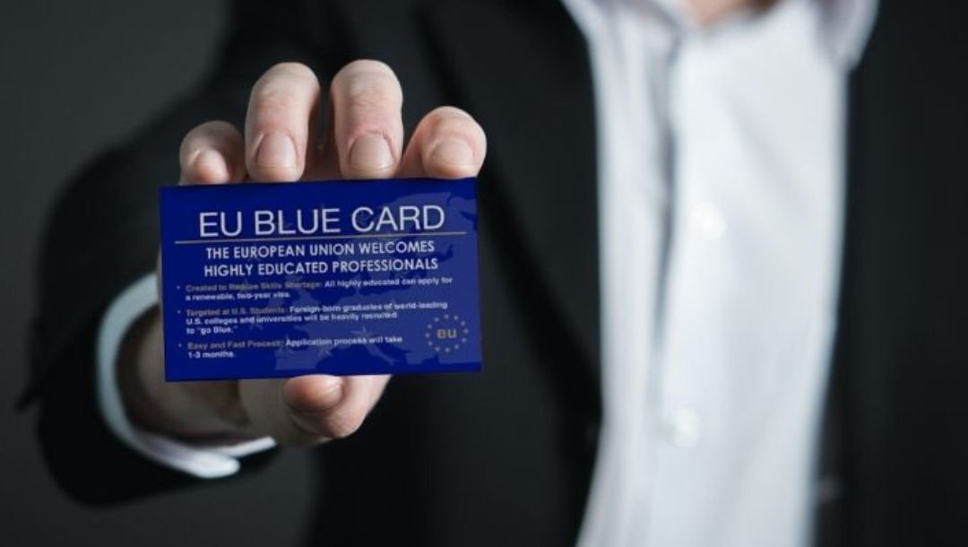 Tradução de Documentos Trabalhistas Para Processo de Blue Card na União Europeia
